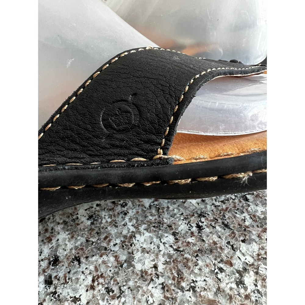Born Black Leather Thong Sandals Womens 10 Flat Flip Flops Classic Old Money - Picture 6 of 11